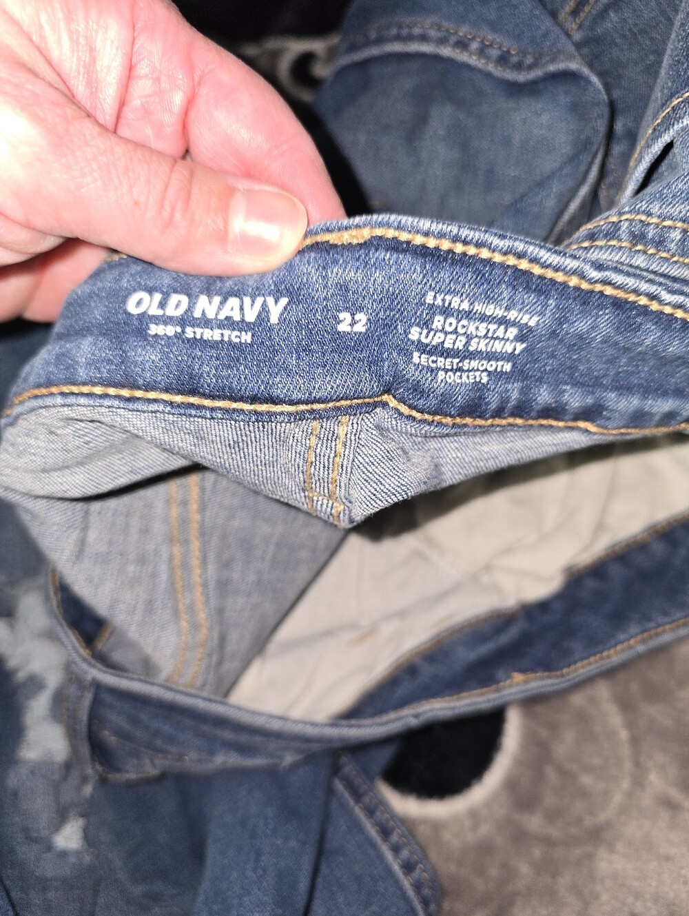 Old Navy Size 22 Rockstar Super Skinny Jeans - Picture 2 of 3